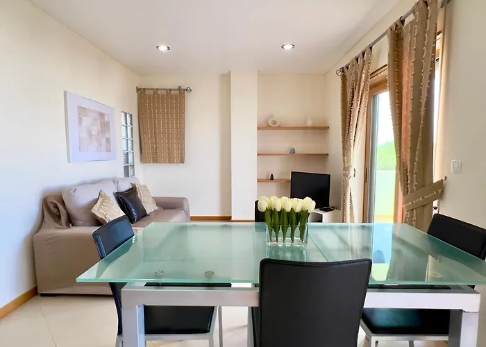 Viva Onda Baleal Surfing & Ferrel (Leiria)