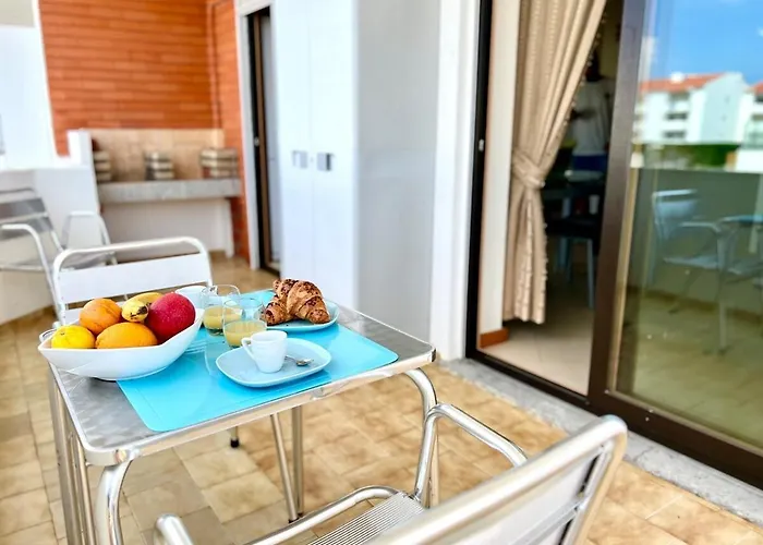 Viva Onda Baleal Surfing & *