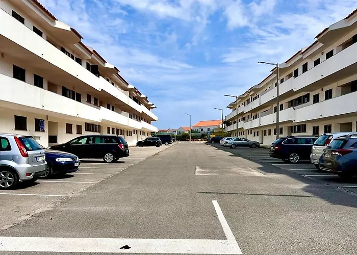 Viva Onda Baleal Surfing & * Ferrel (Leiria)